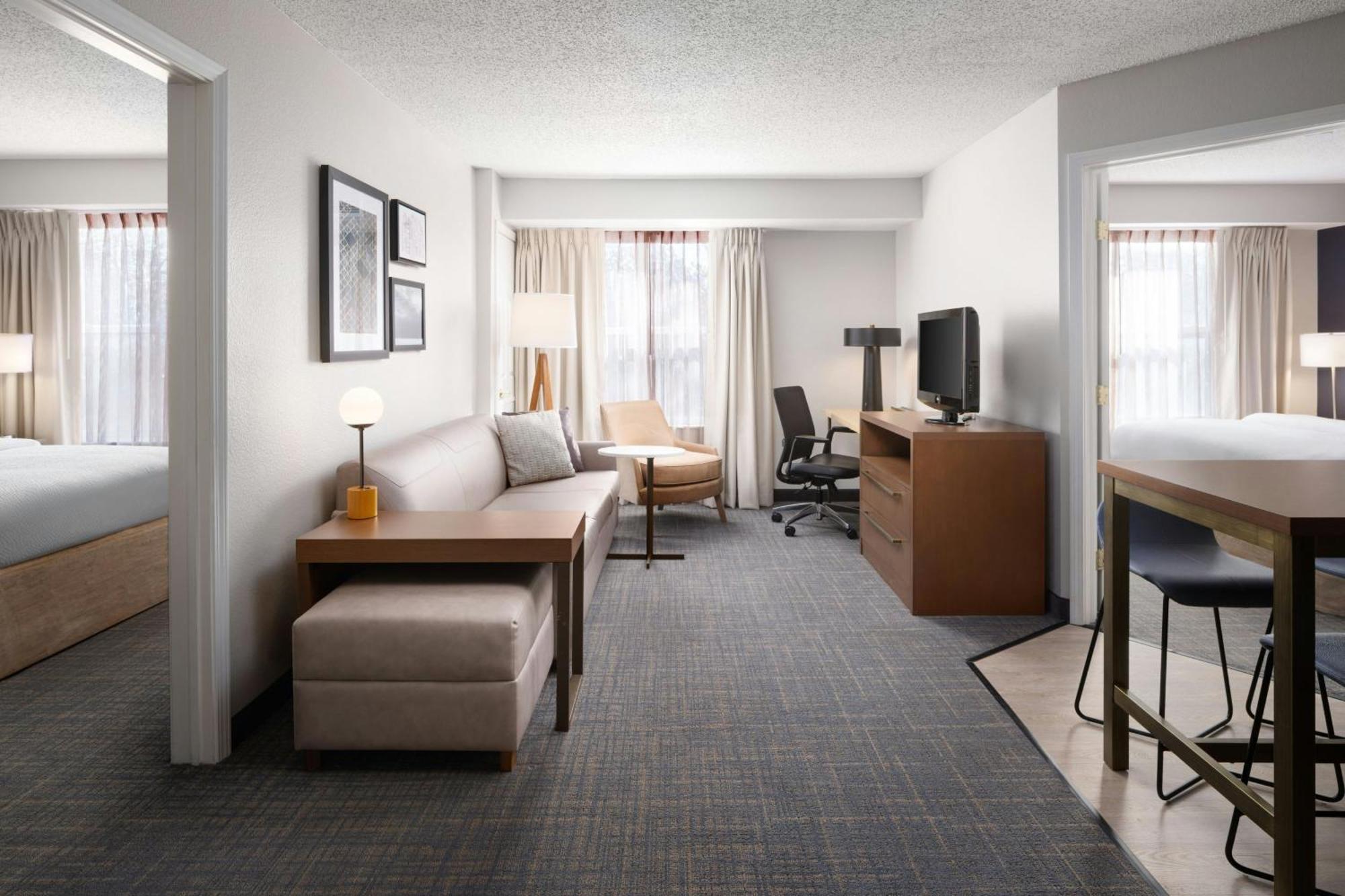 Two Bedroom Suite, One King, One Queen,1742730486:JPEG
